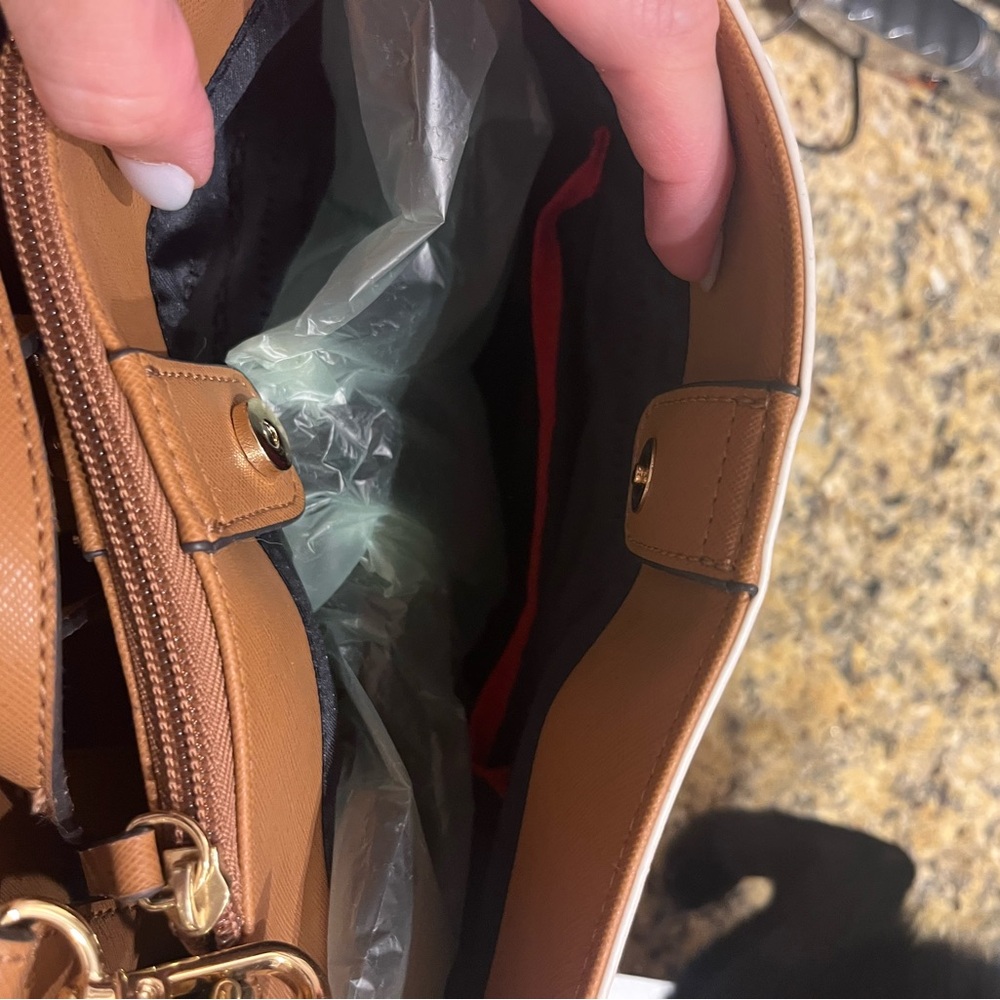 Tommy Hilfiger Tan Leather Shoulder Bag